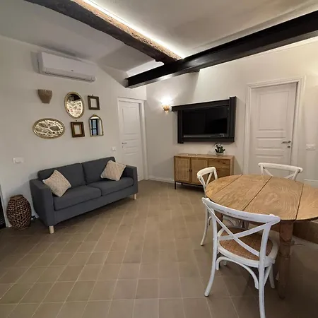 Hh La Piazzetta Apartamento *
