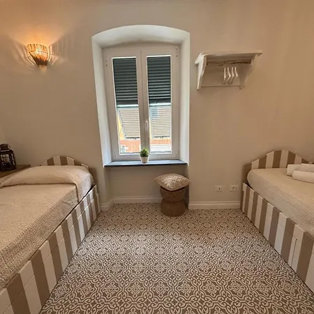 Hh La Piazzetta *