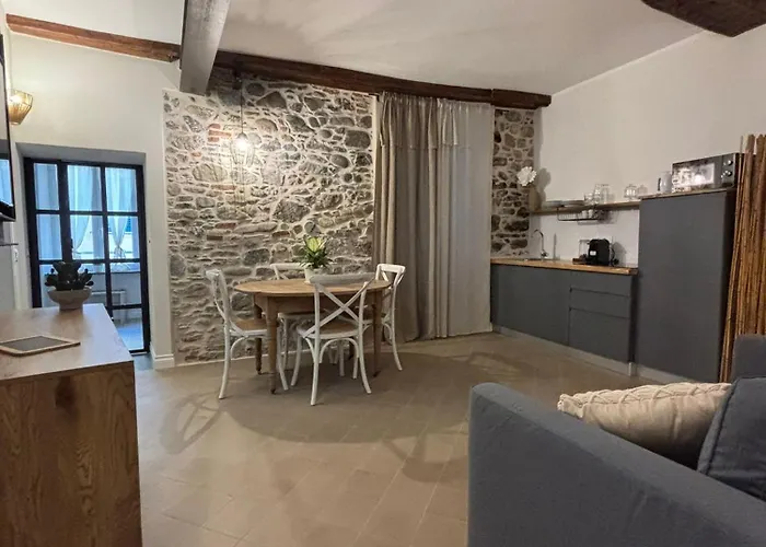 Hh La Piazzetta